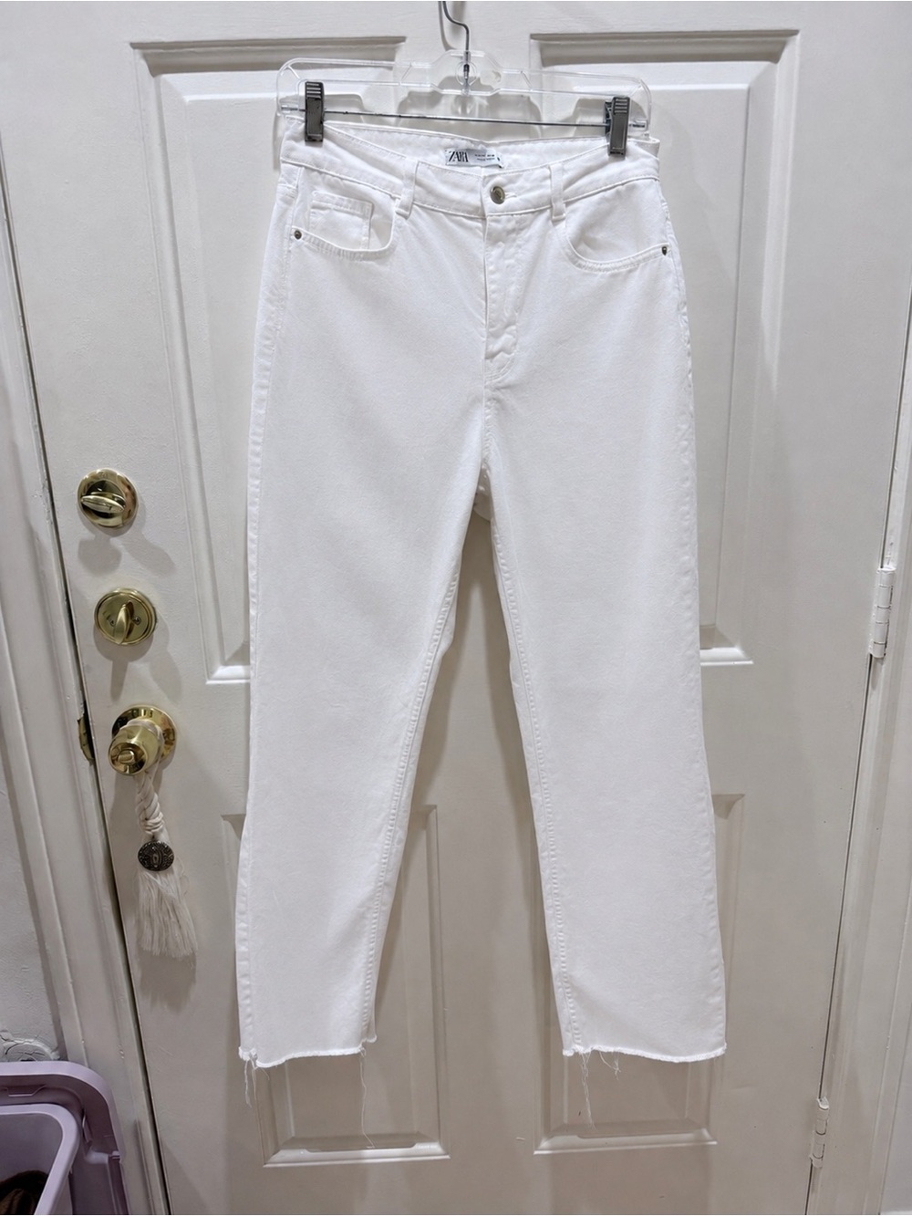 Zara White Straight-Leg Jeans with Raw Hem